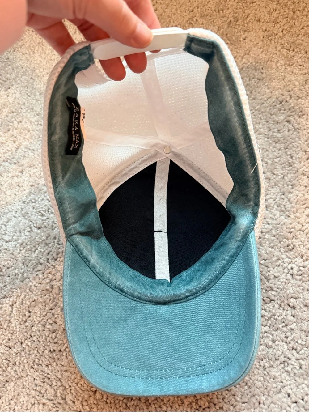 Zara Man baseball hat